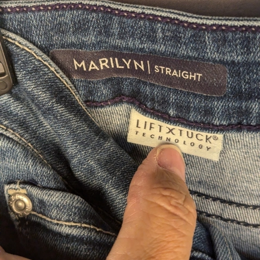 NYD size 10 Marilyn straight lift and tuck jeans (#1) - Picture 5 of 5